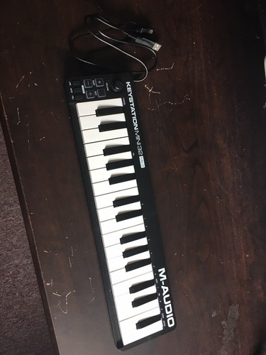 M-Audio Keystation Mini 32 32-Key Portable USB MIDI Keyboard Controller