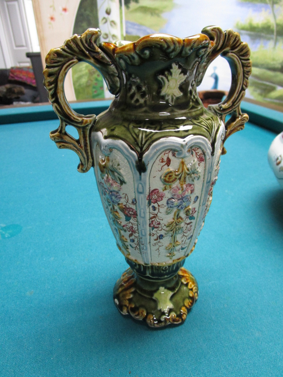 Antique ENGLISH ALHAMBRIAN MAJOLICA vase, colors[B] the