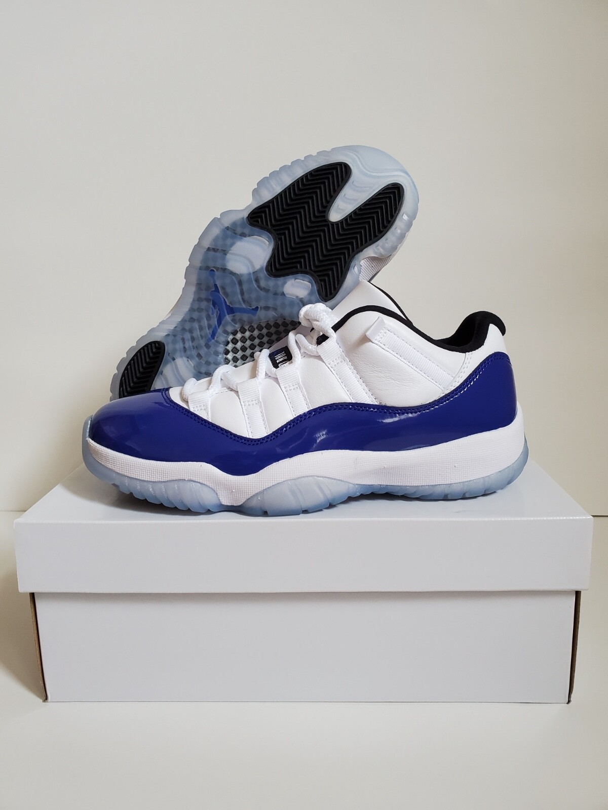 スニーカー Nike Air Jordan 11 Retro Low White Concord WMNS SS 20 2020 Women's Air Jordan Retro 11 Low 