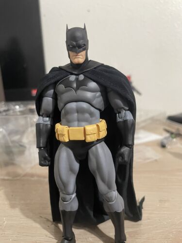 MAFEX No.126 BATMAN (BATMAN HUSH BLACK Ver.) 6 MAFEX No.126 BATMAN (BATMAN HUSH BLACK Ver.) 6