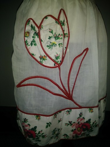 Vintage Sheer White Tulip Flower Half Apron 322D