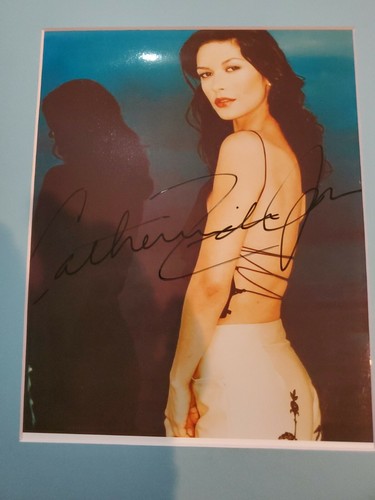 Catherineです。 Catherine Zeta Jones Signed 8x10 | eBay