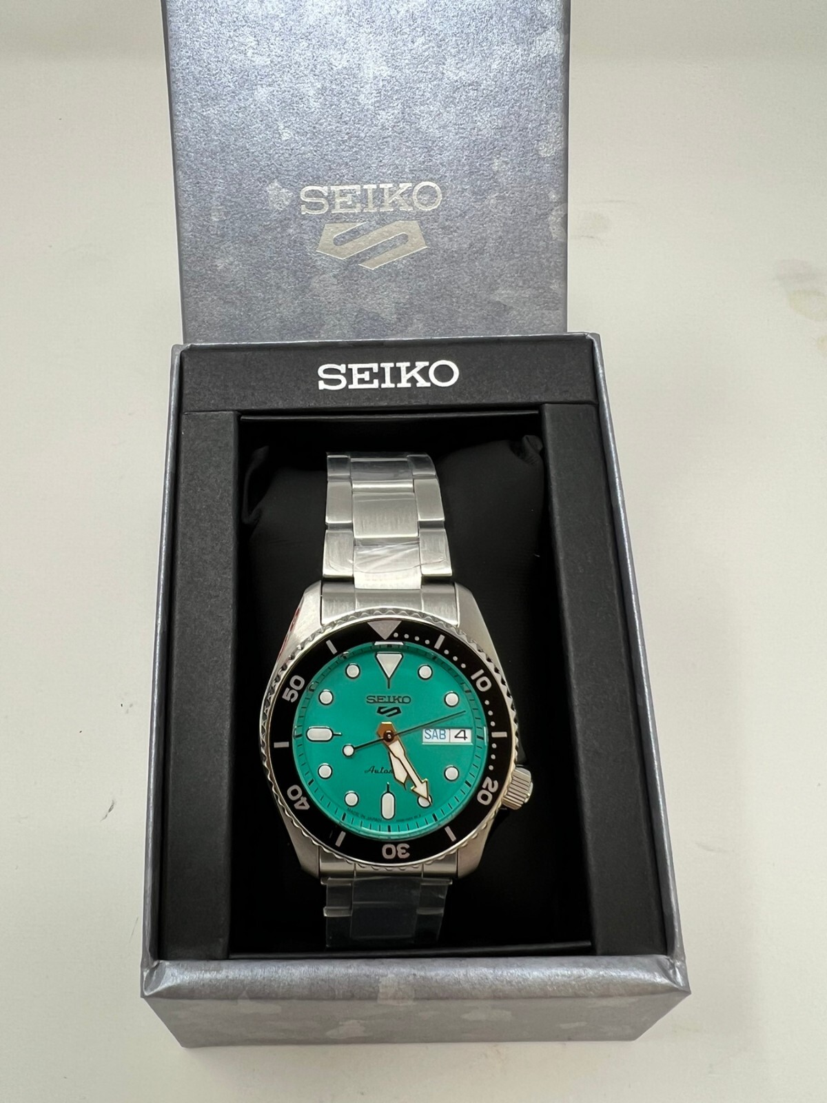 Pre-owned Seiko 5 Sports Srpk33 10 Atm 38.0mm Vibrant Green Dial Automatic Men's Watch