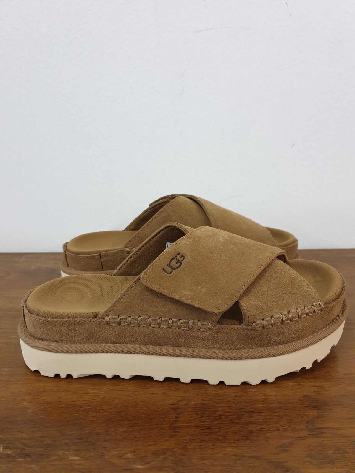 UGG W GOLDENSTAR CROSS SLIDE UGSGOSTCCN1137910W | eBay UGG W GOLDENSTAR CROSS SLIDE UGSGOSTCCN1137910W | eBay