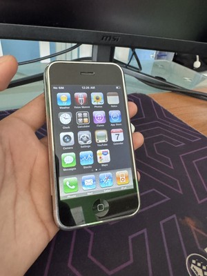 スマートフォン本体 Apple iPhone2G Apple iphone2g(第1世代、初代アイフォン) 本体