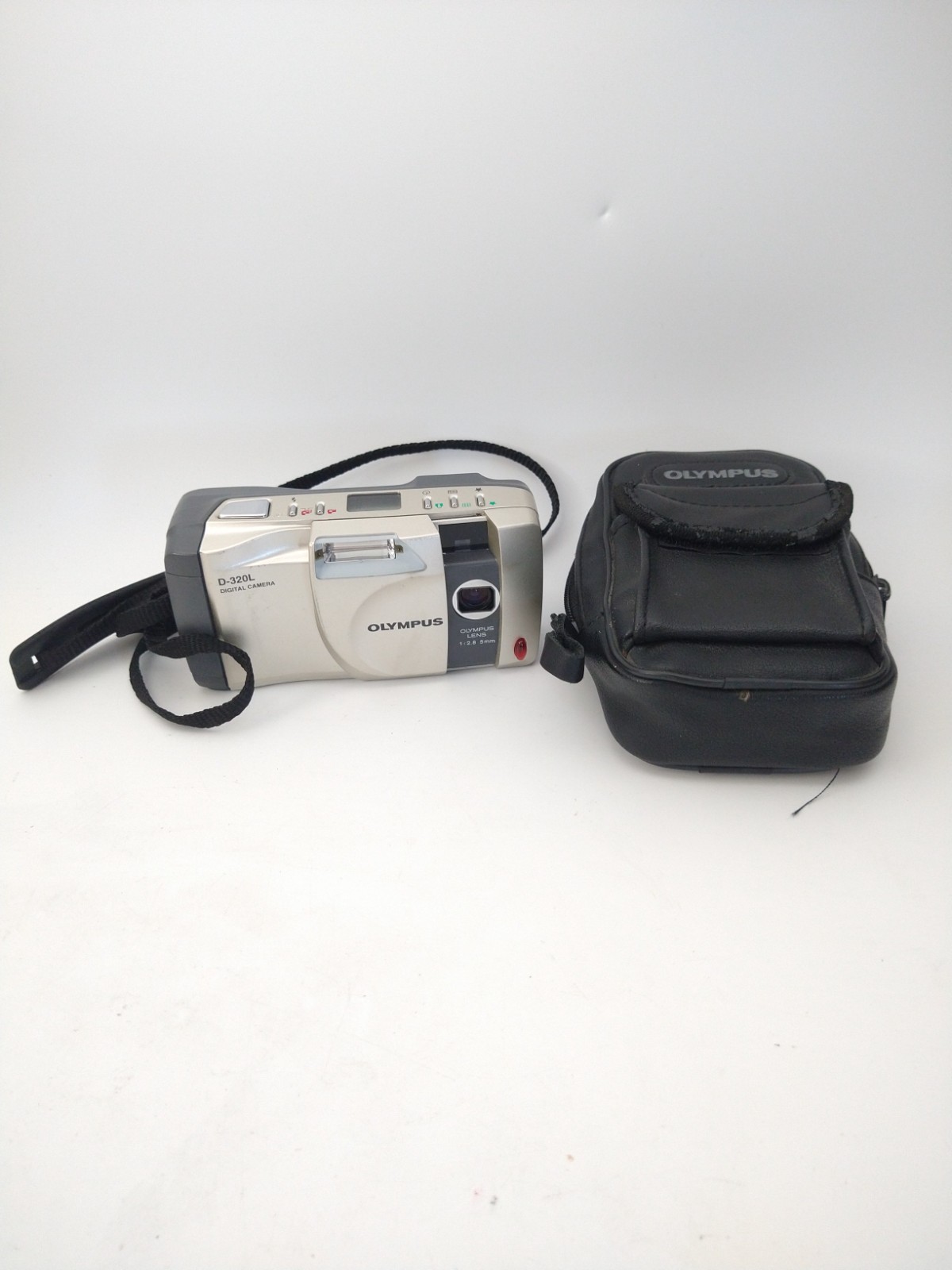 Vintage 1997 Olympus D-320L Digital Camera with Memory Card