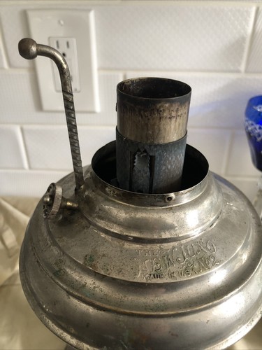 Antique The New Juno No. 2 Table Oil Lamp, circa 1895 Edward & Miller Company