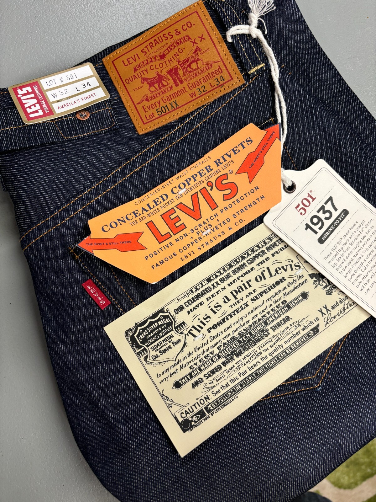 NWT Levi's LVC 1937 501xx Jeans 32x34 Made in Japan NWT Levi's LVC 1937 501xx Jeans 32x34 Made in Japan