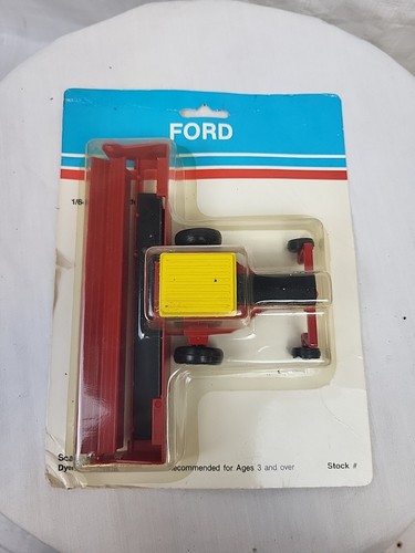 1/64 SCALE MODELS Ford Versatile 4750 Self Propelled Grain Swather NIP