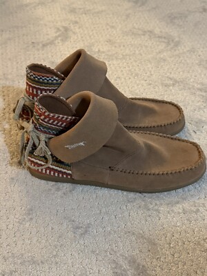 Never Worn Sanuk Ankle Boot Shoes, Women's Moccasin Brown Suede 9,5