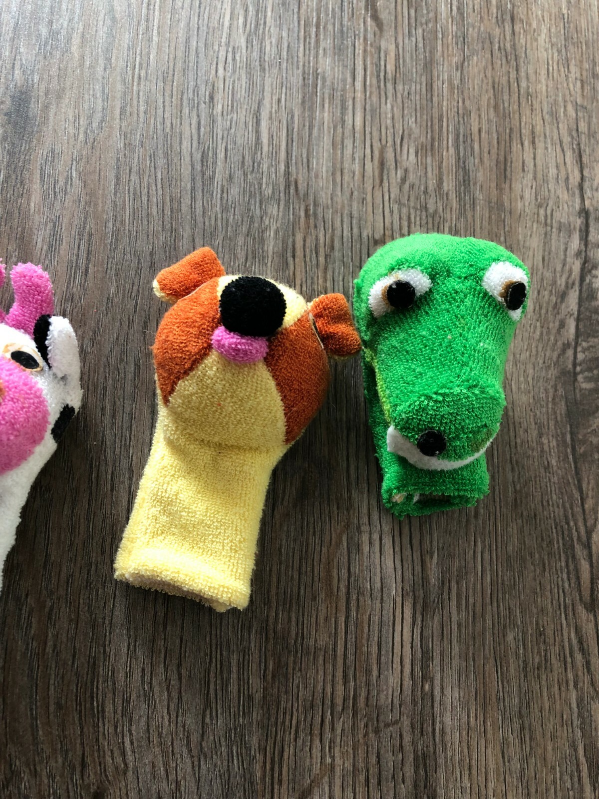 SET OF 5 ANIMAL TERRY CLOTH FINGER PUPPETS HW91