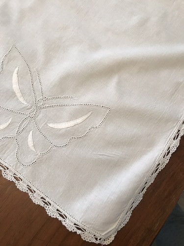 Vintage Butterfly Stitched Table Runner Dresser Scarf White (9)