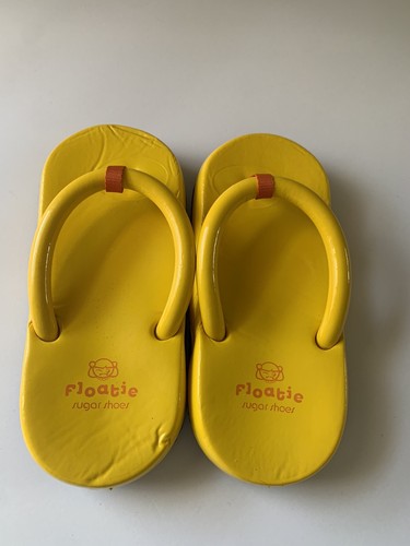 VTG Floatie Sugar Shoes Yellow Floating Flip Flops 90s Y2K
