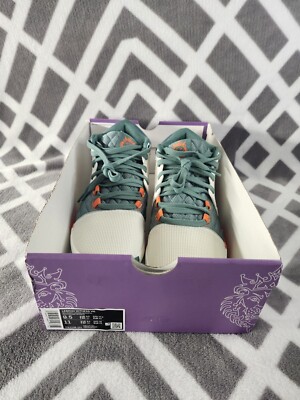 Size 9.5 - Nike LeBron Witness 8 Cannon