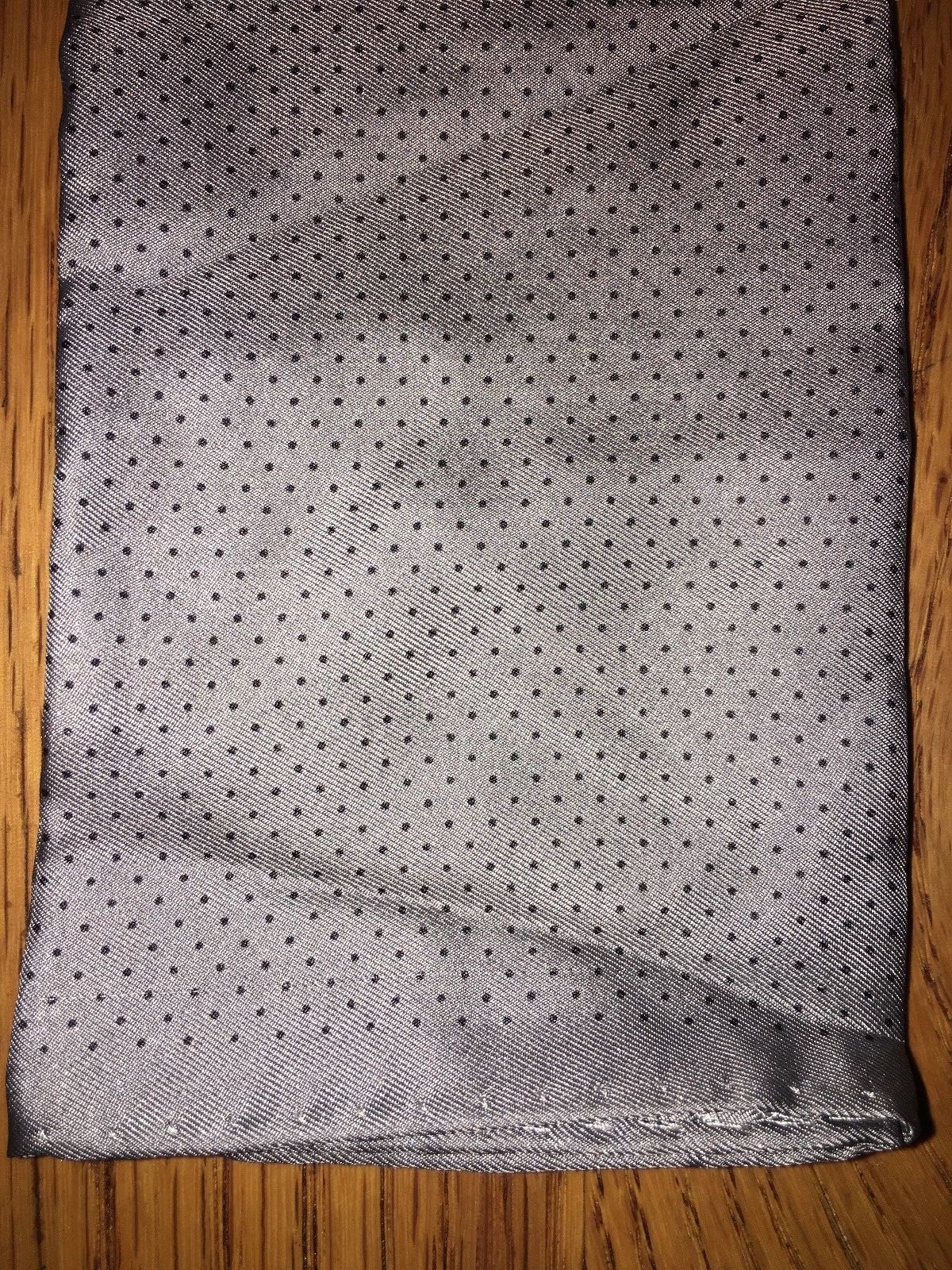 NWT One Size COLLECTION BY MICHAEL STRAHAN Silk Grey polka dot POCKET SQUARE