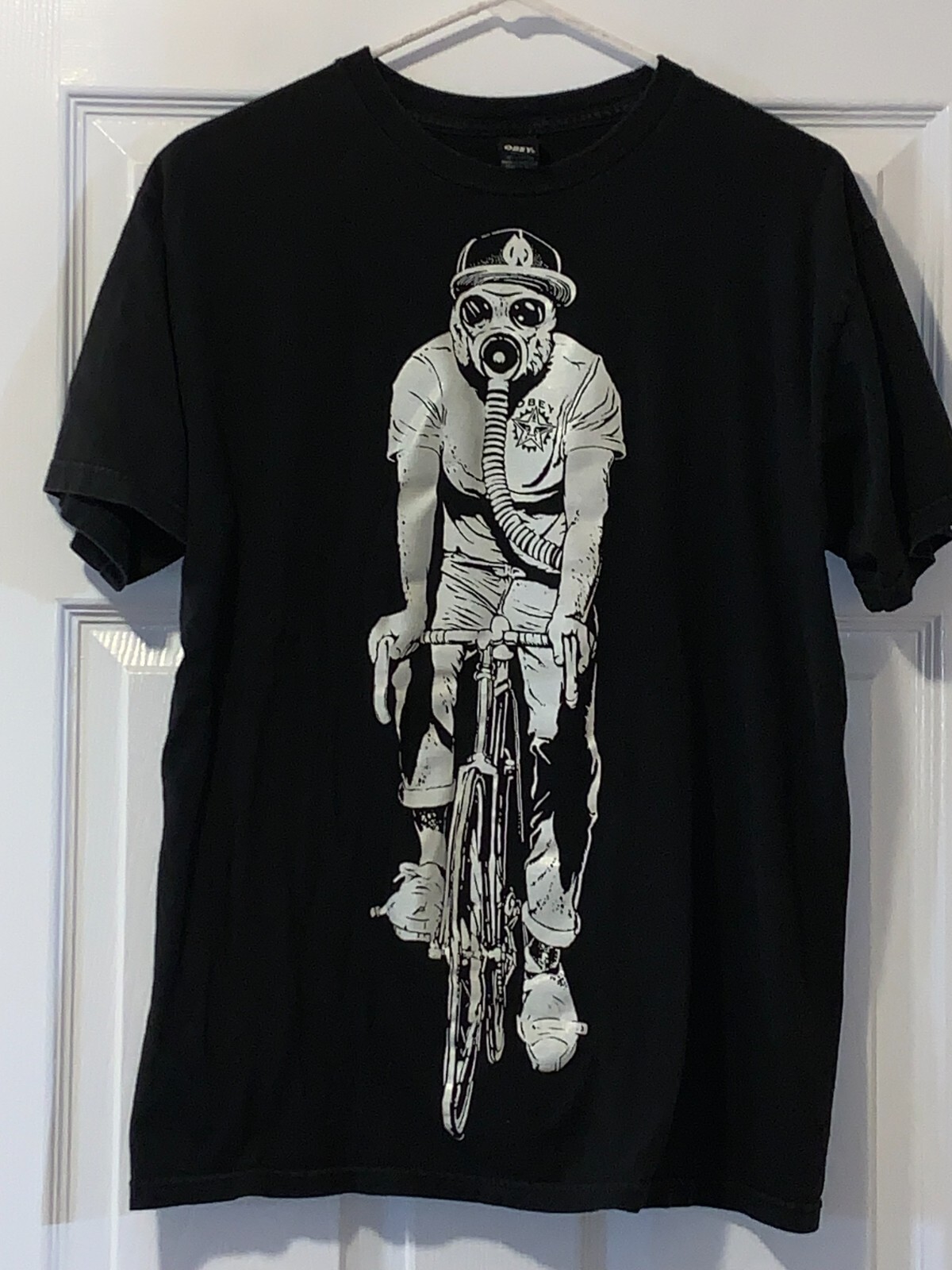 OBEY GAS MASK GUY T SHIRT SIZE M CHEST 20