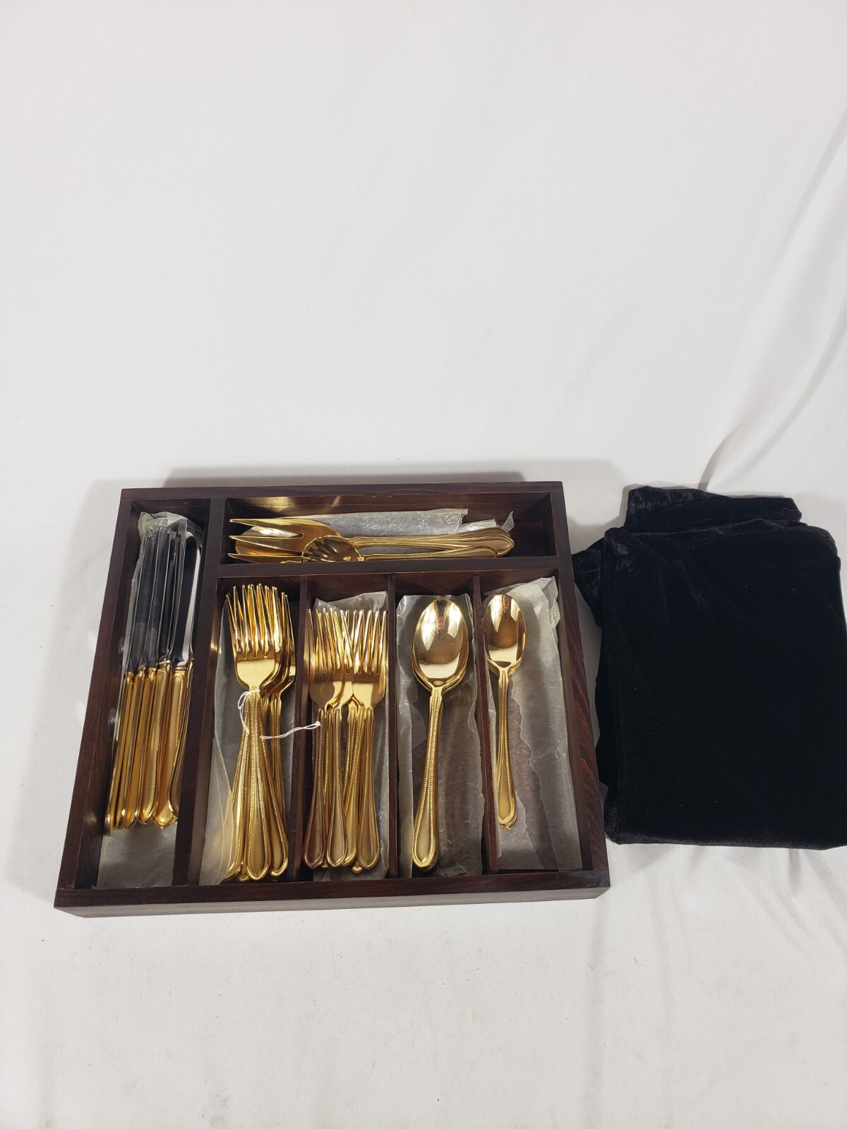 - 44 Pieces Complete W/ Serving Set