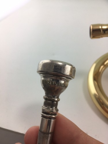 Cornet Used Holton C602 with Mouthpiece And Original Casr