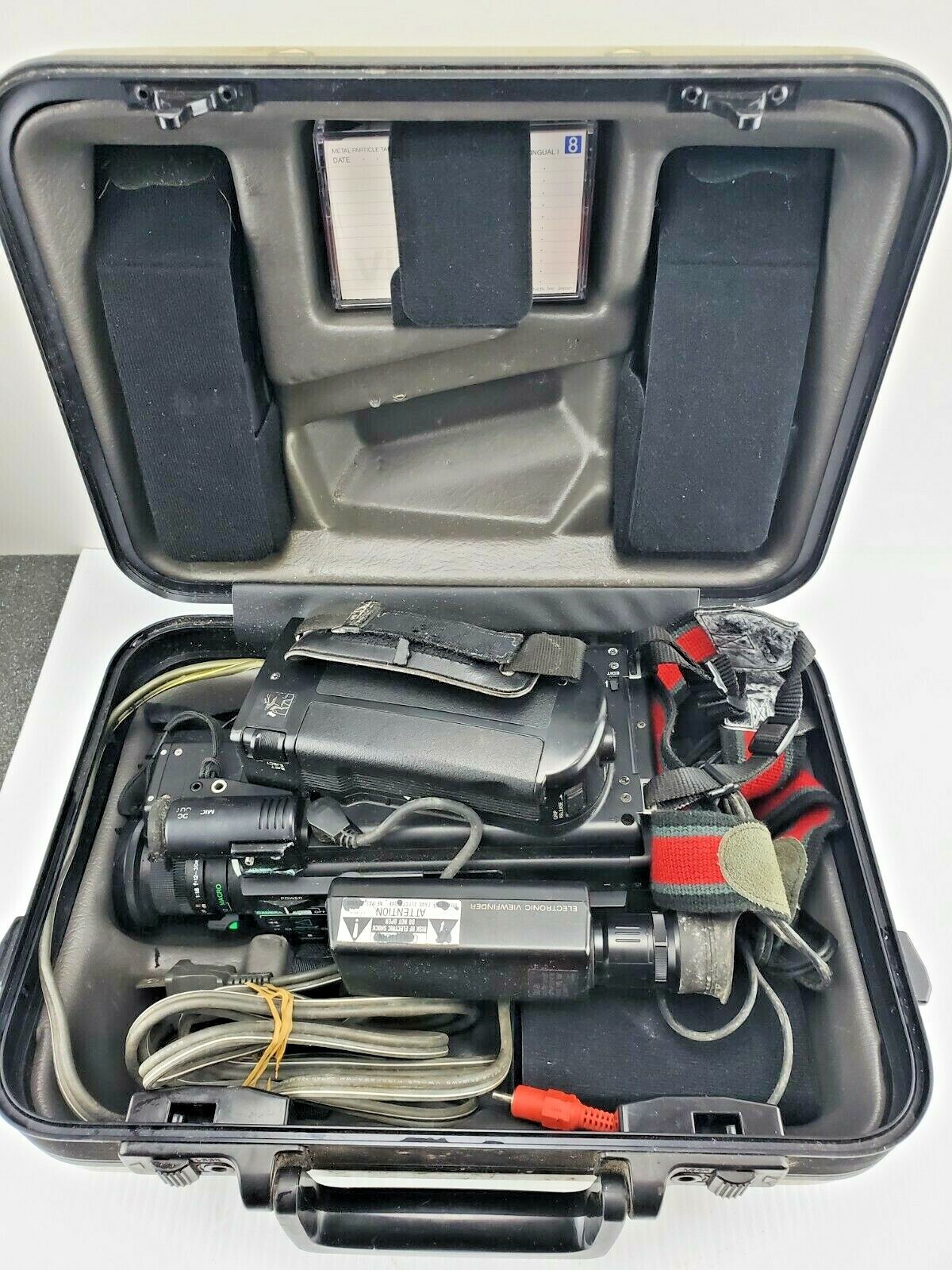 VINTAGE SONY CCD-V3 HANDYCAM VIDEO 8 CAMERA RECORDER W/ CASE