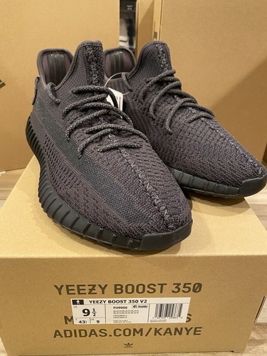 NU´EST Size 9.5 - adidas Yeezy Boost 350 V2 Black Non-Reflective