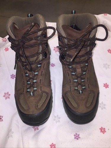 Vasque 7483 M Women's Hiking Boots Gore-Tex Vibram Soles Size 8.5