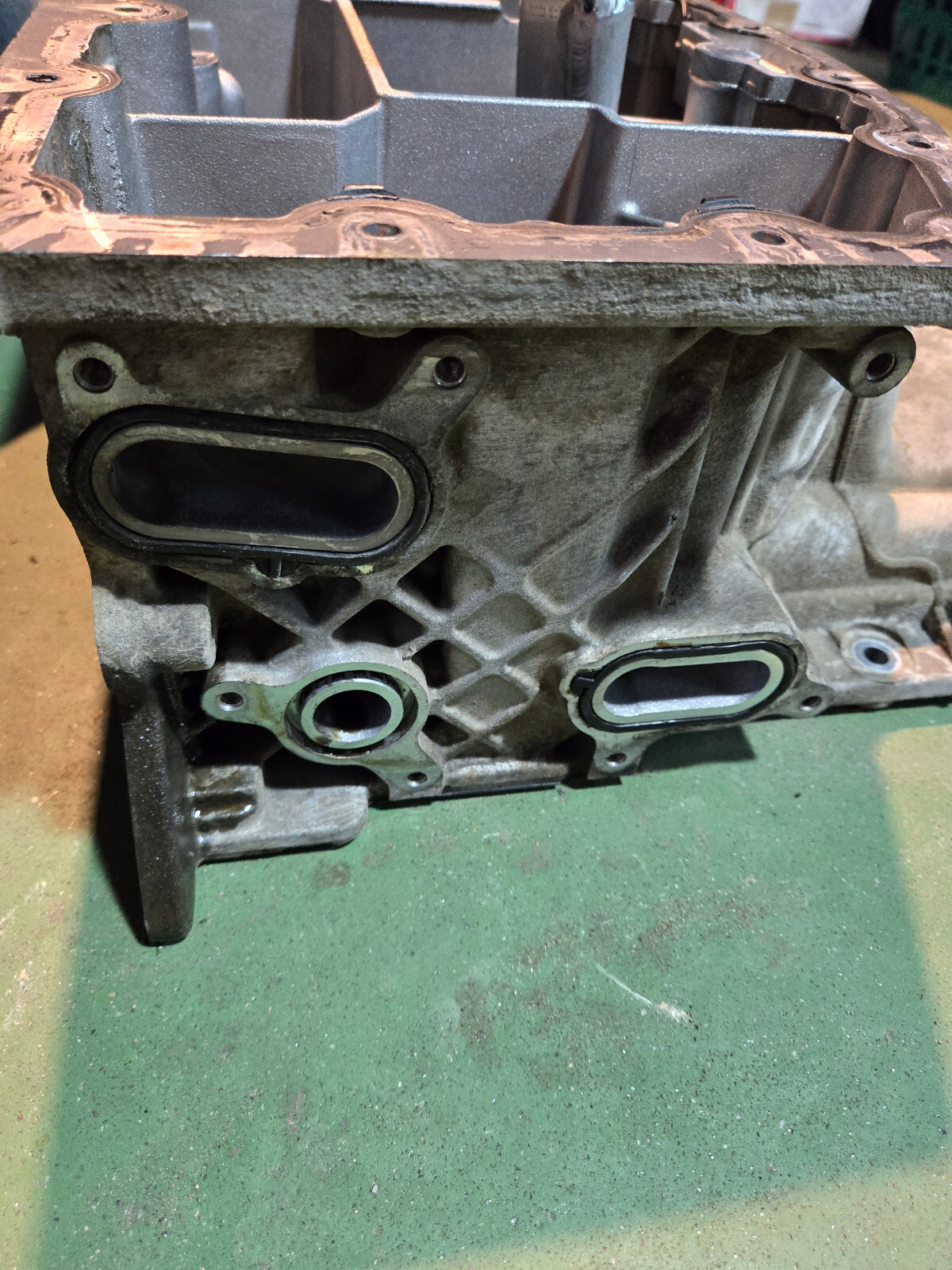 6.7L Powerstroke Upper Oil Pan DC3Q-6676-AC - Picture 5 of 11