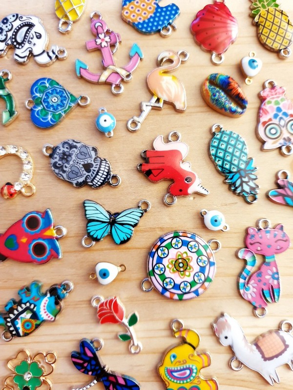 Emailliertes Verbinderset Im Mix â¥ Schmuckherstellung Basteln Motive Charms Gold