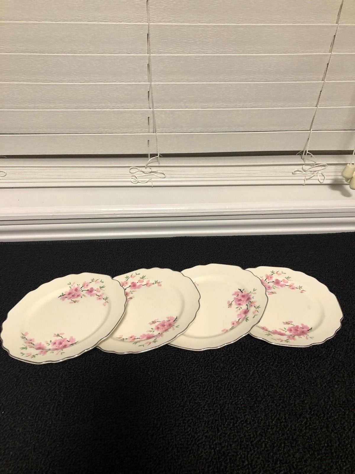 W S George White Lido Peach Blossom Platinum set of 4 bread & butter pre-owned