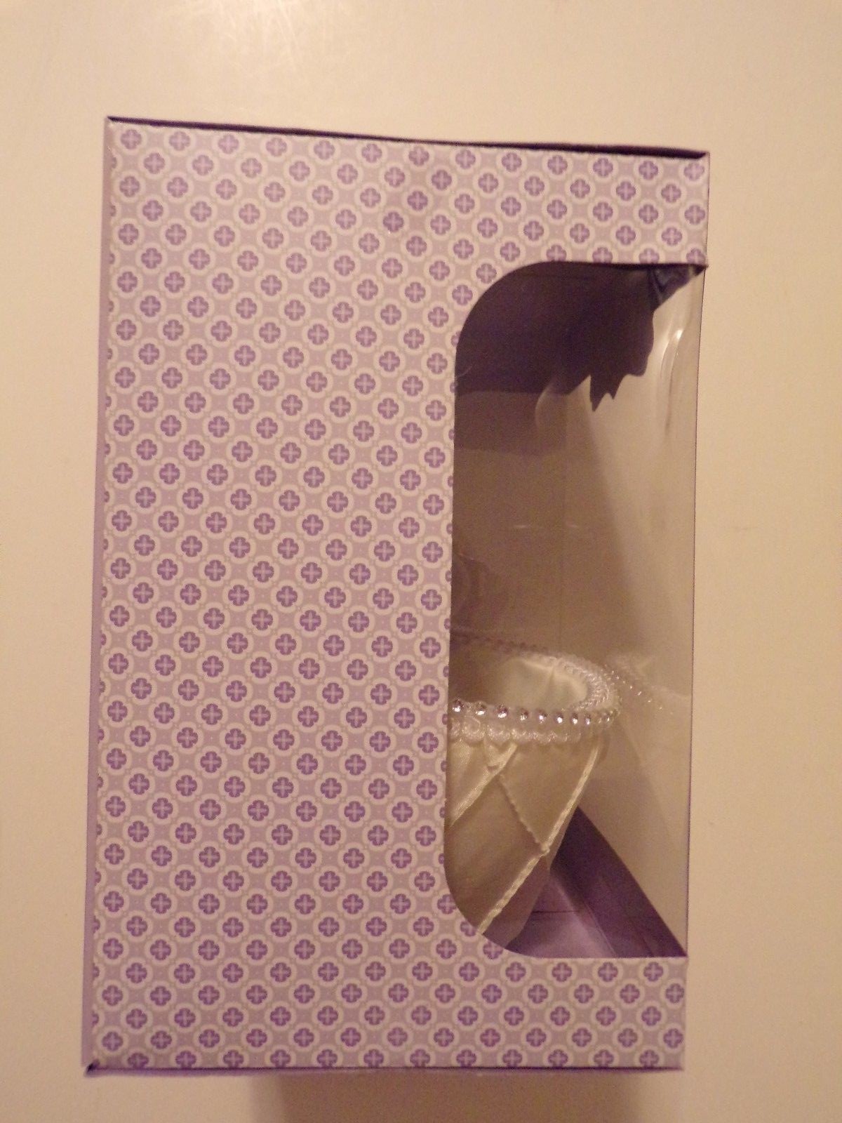 Wilton Wedding Flower Basket Ivory pearl trim NEW in box