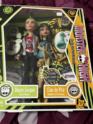 Mattel Monster High Cleo De Nile and Deuce Gorgon Doll Gift­ Set -2009 MIB