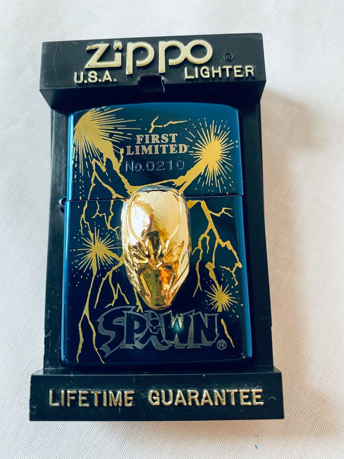Zippo Spawn blue metallic limited with serial number Unused Zippo Spawn blue metallic limited with serial number Unused