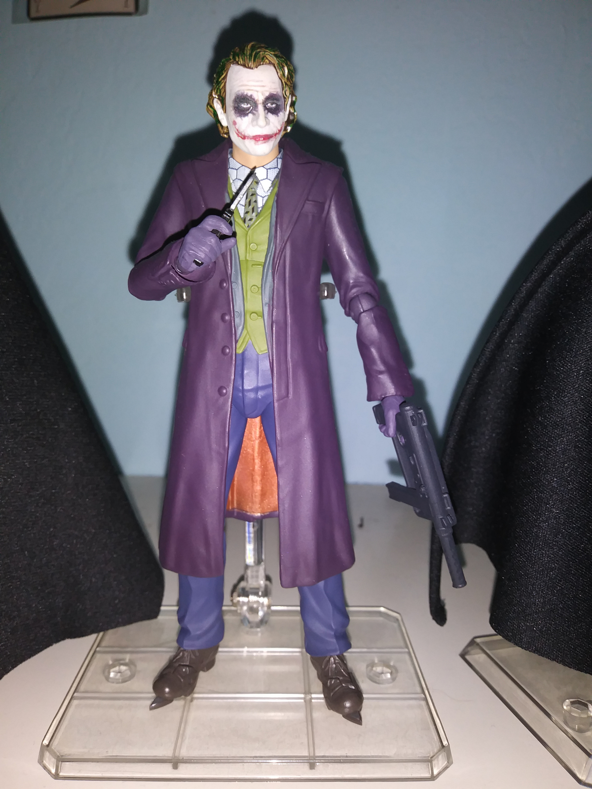 Bandai S.H. Figuarts Batman: The Dark Knight Joker - Factory Bandai S.H. Figuarts Batman: The Dark Knight Joker - Factory