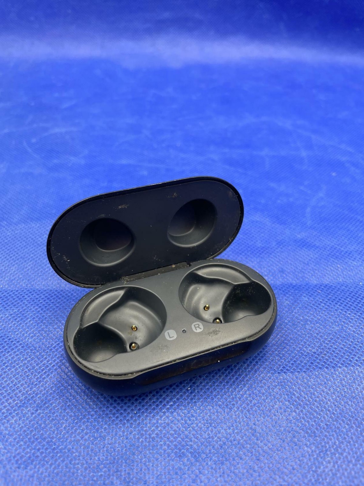 Samsung Galaxy Buds Black CHARGING CASE SM-R170 - NO Power