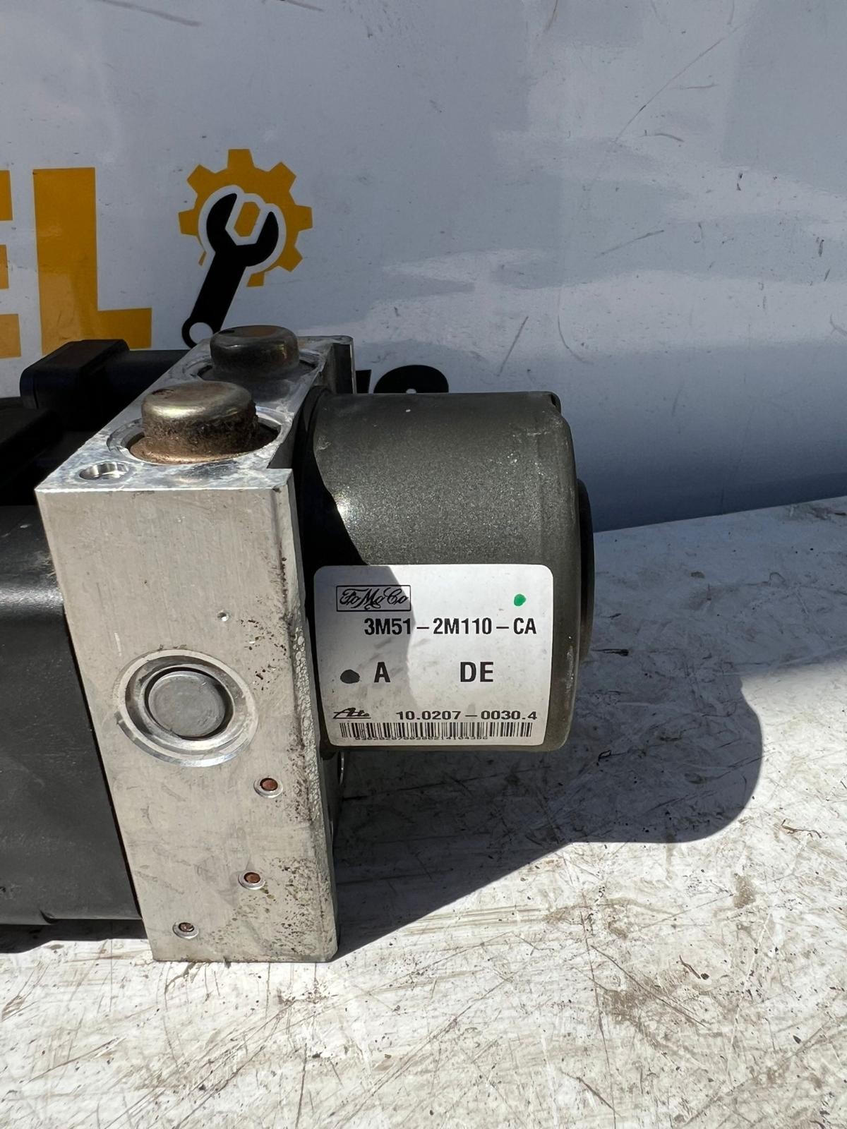 2009 Mazda 3 BK 10/200-04/2009 ABS PUMP MODULATOR M512M110CA image 3