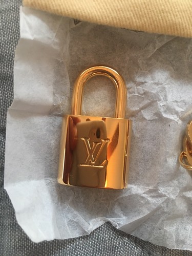 NEW SHINY Louis Vuitton Lock And Keys #322 With Dust Bag