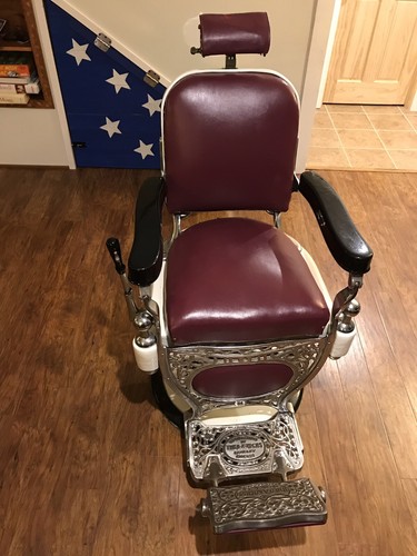 ANTIQUE VINTAGE THEO A KOCHS CHICAGO BARBER SHOP CHAIR PORCELAIN Fantastic Shape