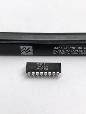NSC CD4044CN Integrated Circuit Latch, Quad1-BIT CMOS DIP 16-PIN Lot of 29