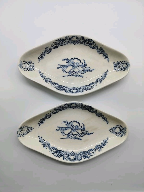 Paire De Raviers FaÃ¯Ence Clairefontaine Terre De Fer Louis Xv DÃ©Cor Rocaille 