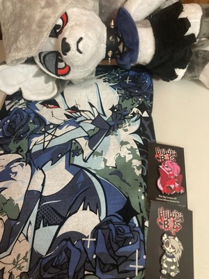 2023 Limited run Loona Helluva boss bundle Plush, Limted Pins, Size M shirt