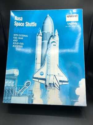 NASA Space Shuttle Endeavor Minicraft Model Kit 1:144 11630 Parts are sealed