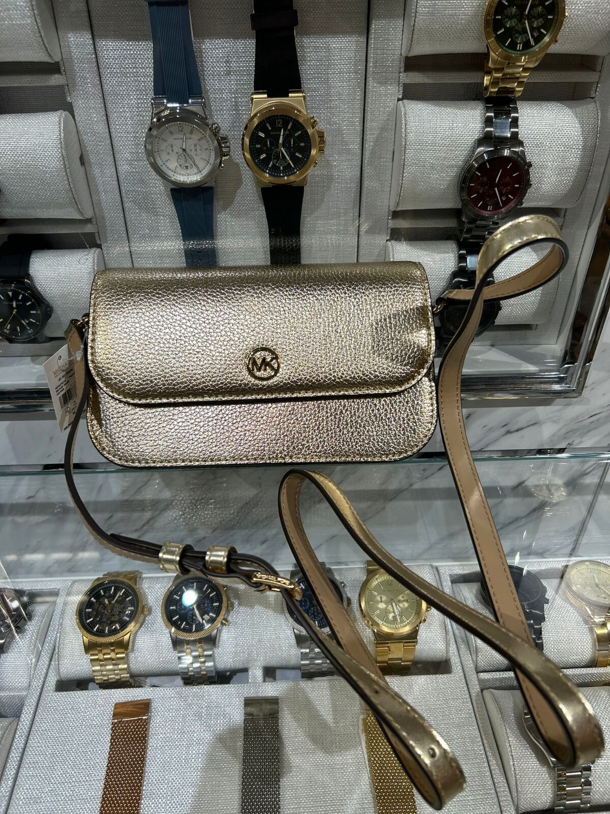 新品未使用　MICHAEL KORS MKチャーム ジップ ミディドレス 公式アウトレット】JET SET TRAVEL ジップ チャーム ウォレット