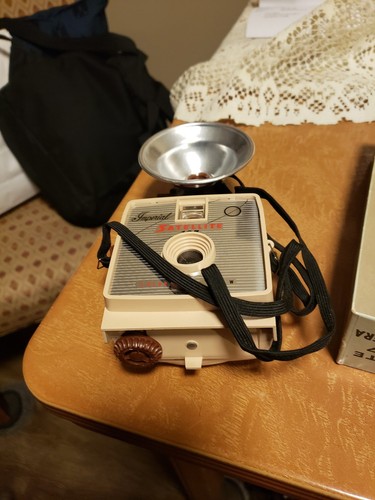 VINTAGE 1960'S IMPERIAL SATELLITE 127 CAMERA WITH BOX AND INSTRUCTIONS