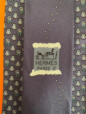 HERMES 626042 OA darker blue  Tie ''Eskimo  Pattern silk New in box no tags