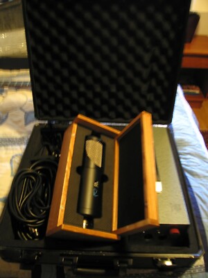 sE Electronics RNT Rupert Neve Signature Series Multi-Pattern Tube Condenser Mic