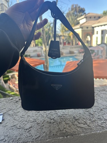 ★★ Prada Re-Edition 2000 Re-Nylon Mini Shoulder Bag ★★ Black Re-Nylon Prada Re-Edition 2000 mini-bag | PRADA