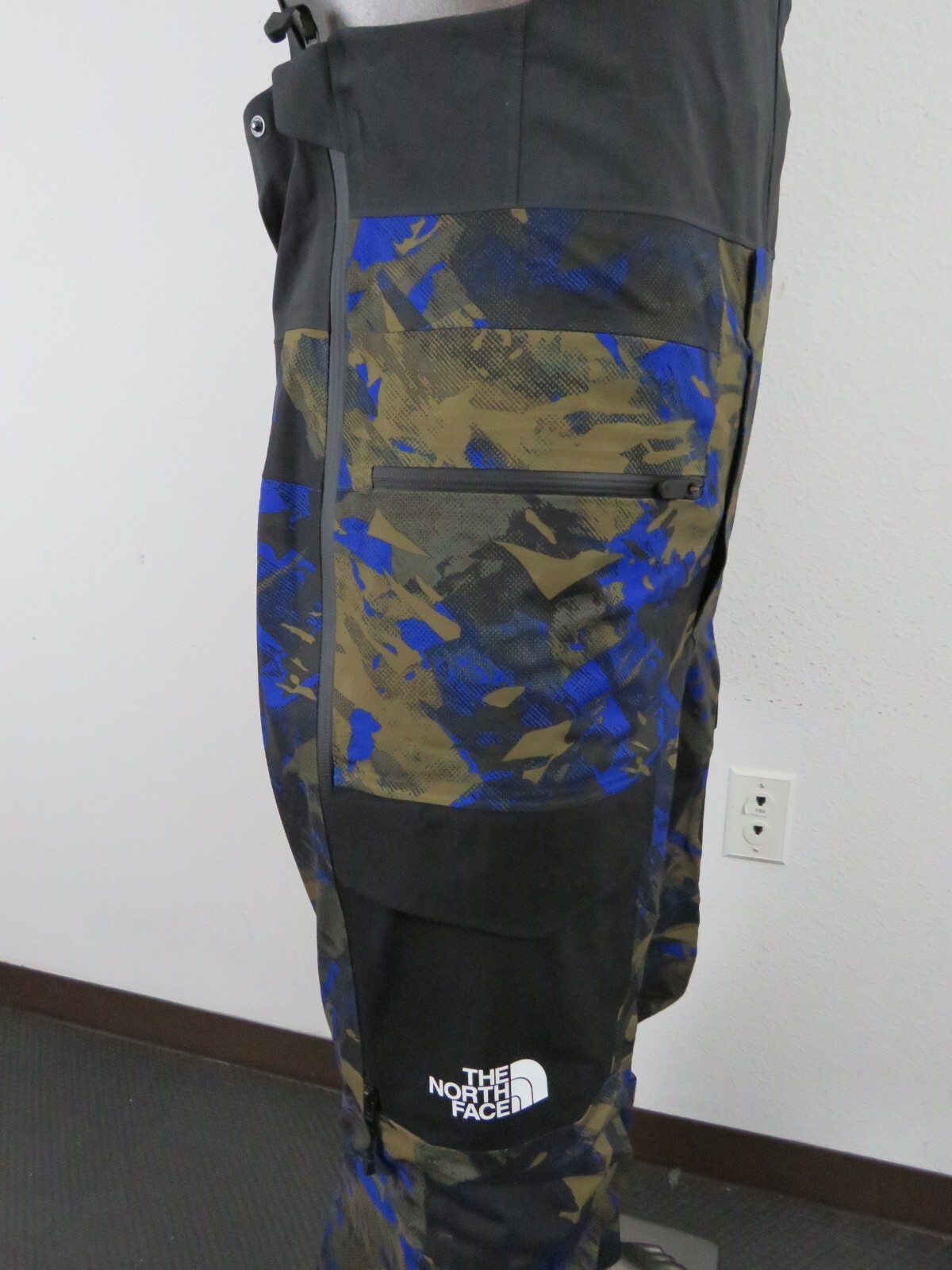 Pre-owned The North Face Mens North Face Summit Verbier Waterproof Futurelight Shell Ski Bibs Pant Olive In Military Olive Summit Mountainscape Print / Tnf Black / Tnf Blue