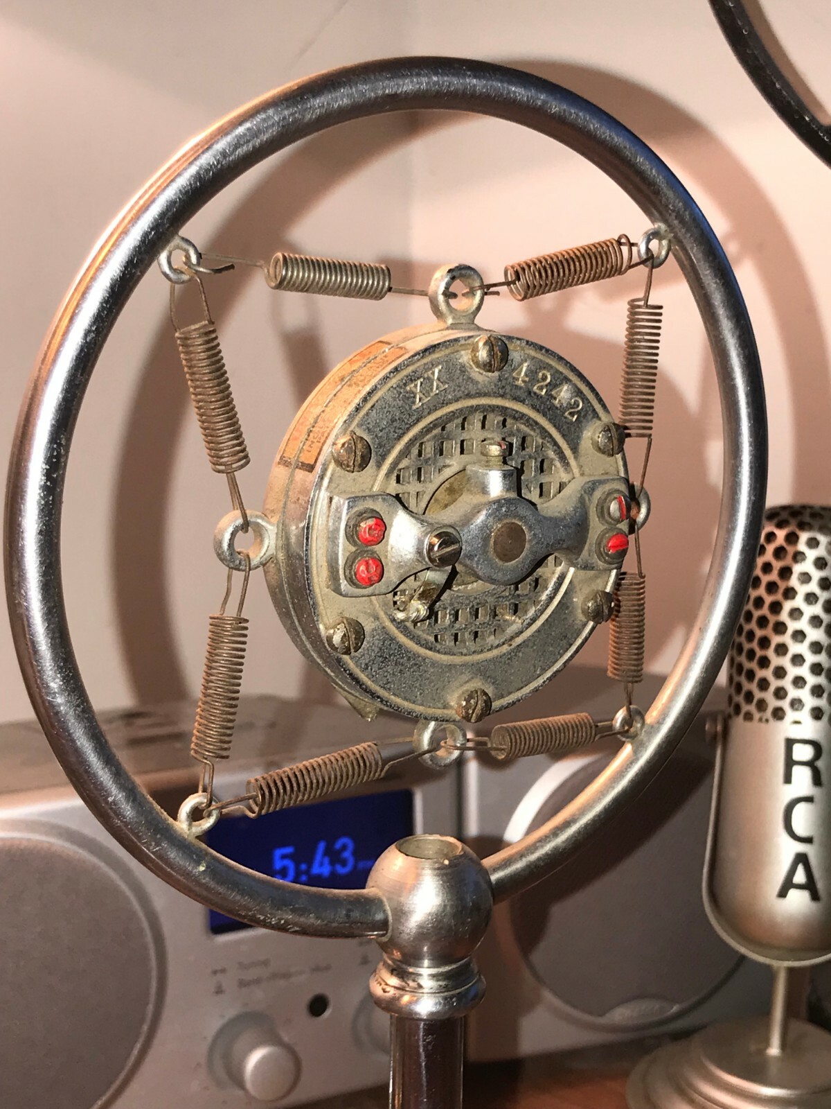 Vintage 40's UNIVERSAL XX Carbon Double-Button Ring Spring Microphone w/ Stand