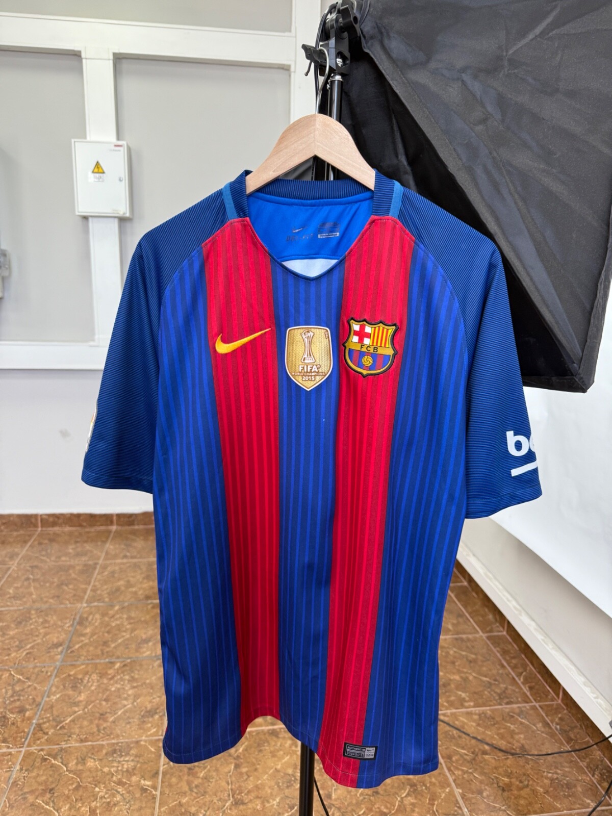 【希少】FC Barcelona Nike サッカー2015/16Ｍサイズ MEN'S NIKE FC BARCELONA 2015/2016 TRAINING SOCCER FOOTBALL