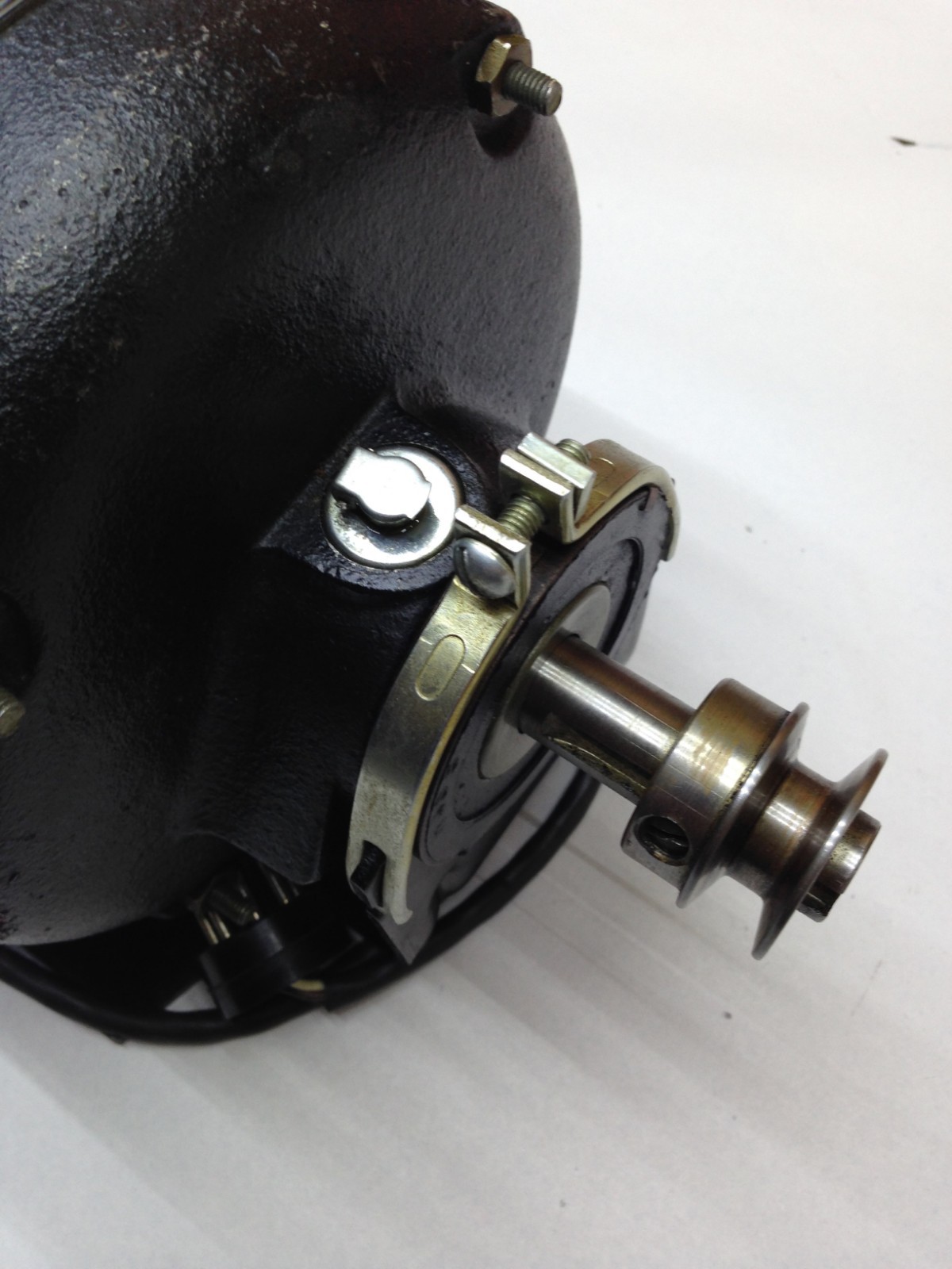 General Electric (G.E.) DC MOTOR - 1140 RPM / 1.75AMP