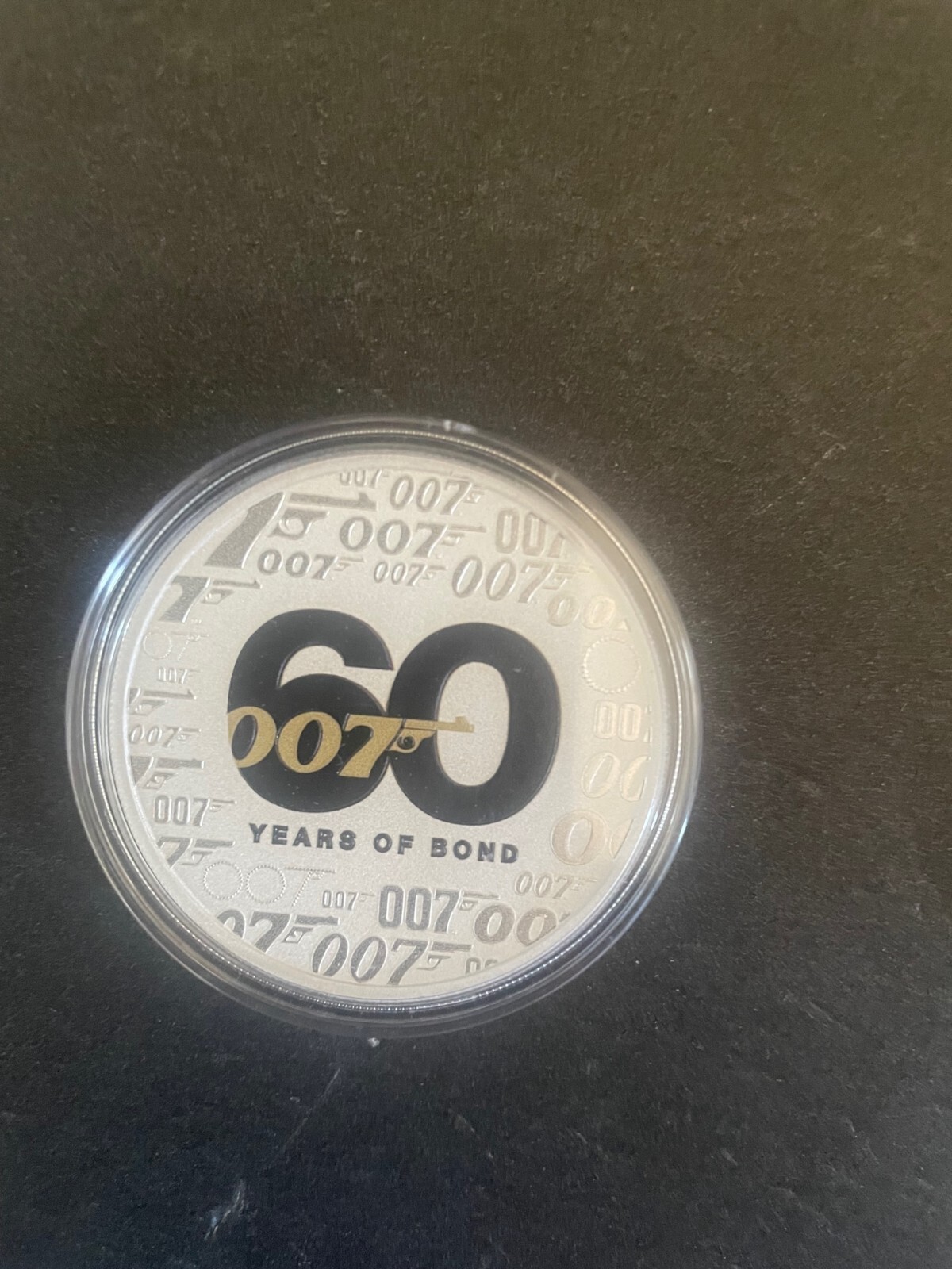 最新銀貨2022 1oz Tuvalu James Bond 007 1オンス Tuvalu 2022 1 Oz .999 Silver- 60th Anniversary James Bond